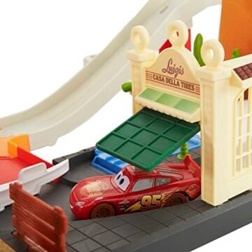 Disney Pixar Cars Track Set with Lightning McQueen