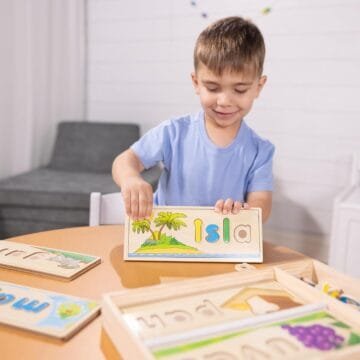Melissa & Doug Spanish See & Spell Toy