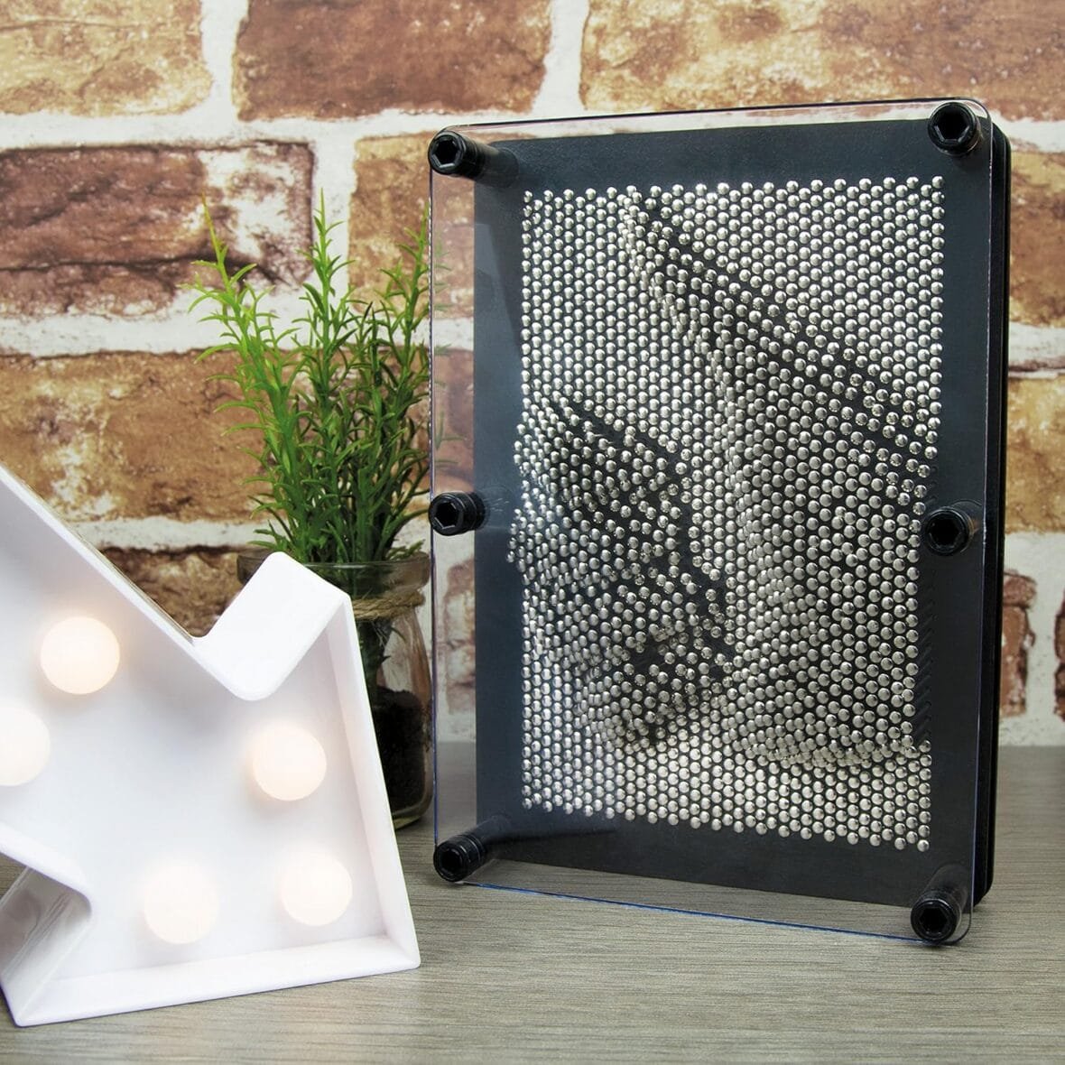 Global Gizmos Metal Pin Art Toy