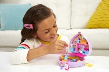 Polly Pocket Shani Art Studio Compact