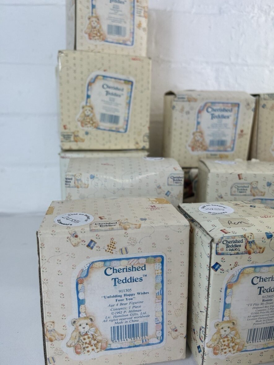 20 Collectable Boxed Cherished Teddies Bundle