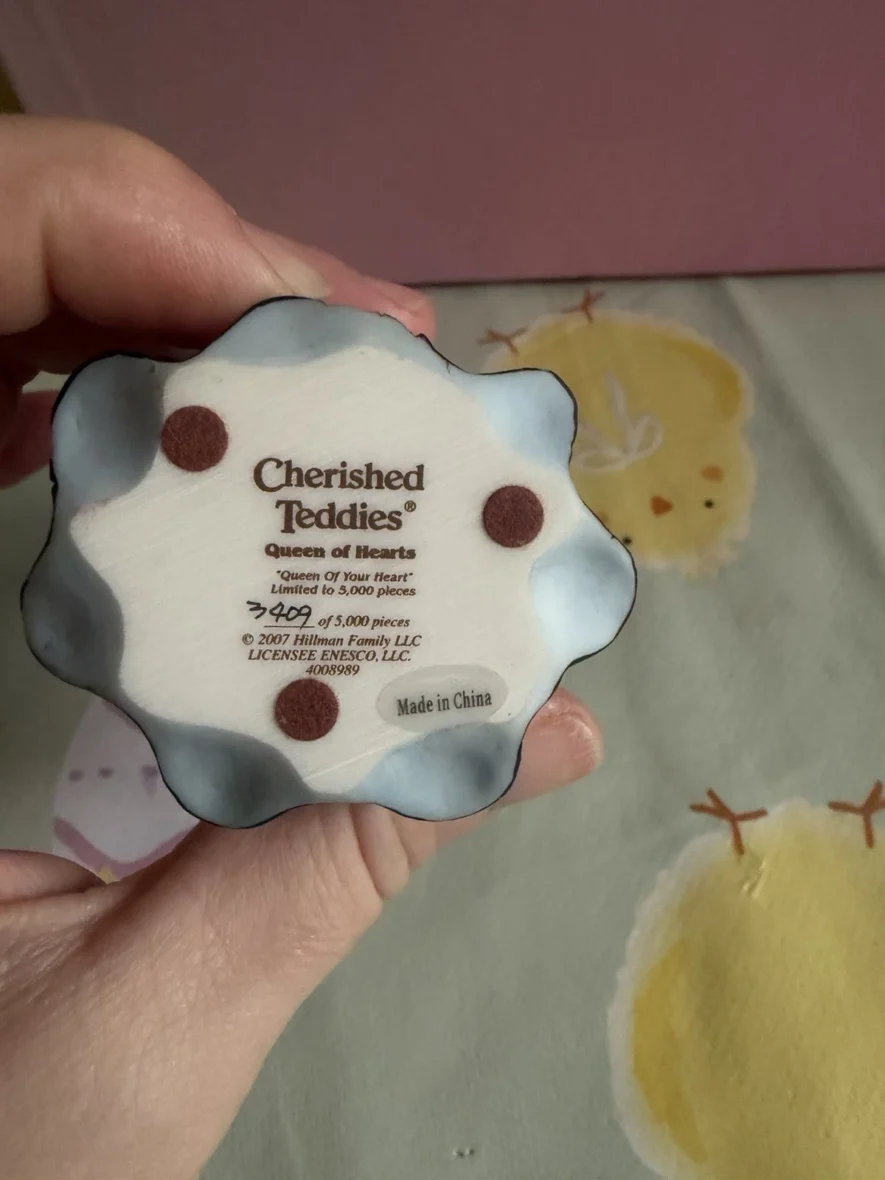 Cherished Teddies Queen of Hearts Edition